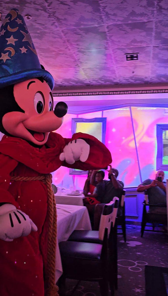 Sorcerer Mickey at Animator’s Palate on the Disney Magic