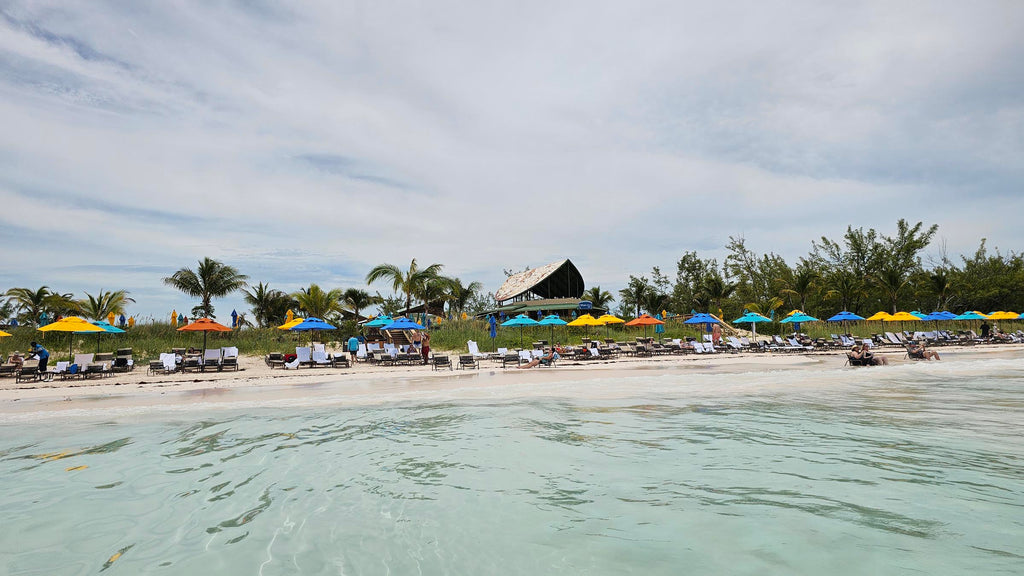 Beach area on Lookout Cay at Lighthouse Point