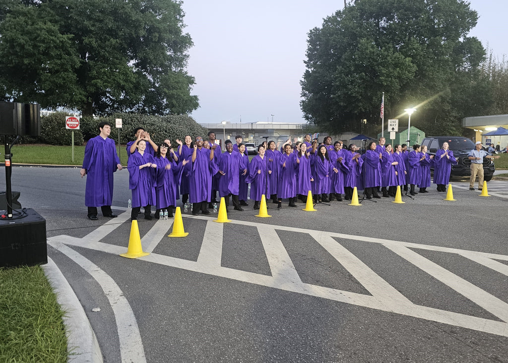 Choir performing on-course of the RunDisney 2024 Springtime Surprise 10K