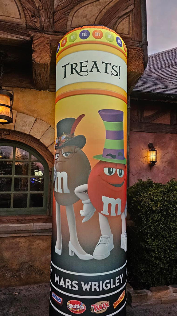 Trick or treat inflatable sign at MNSSHP