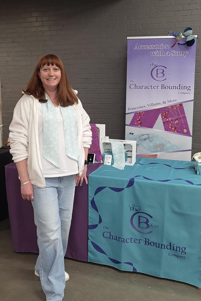 Kelly bounding as Elsa at an expo